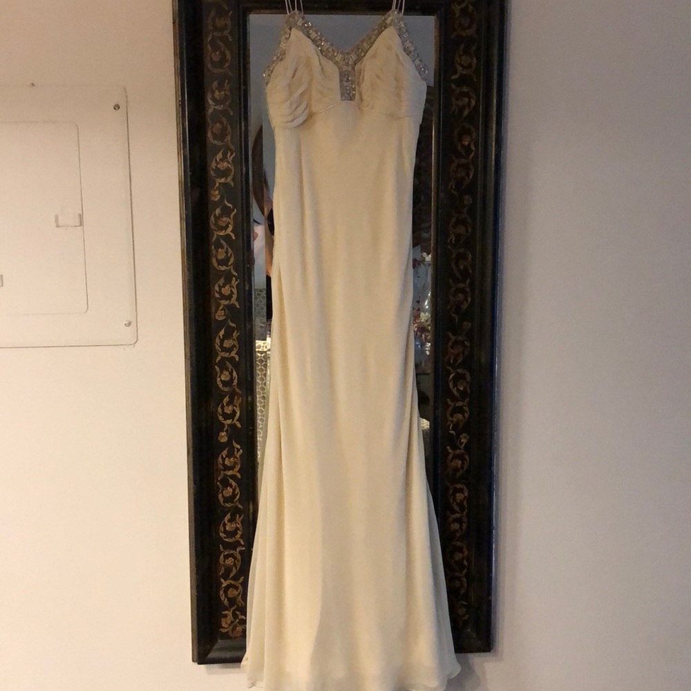 Badgley Mischka Wedding Gown - Picture 6 of 8